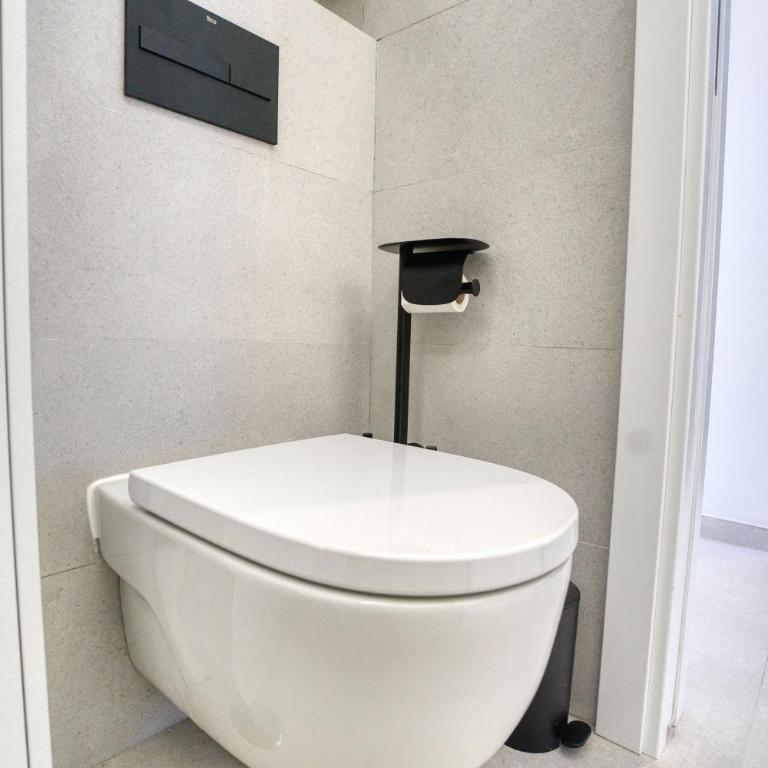 Iguazu Poolview near Yumbo - One-Bedroom Apartment - 16