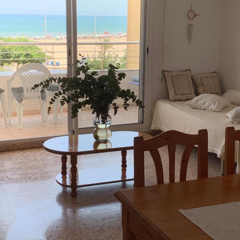 Con vistas al Mediterráneo - Apartamento de 2 dormitorios - 40