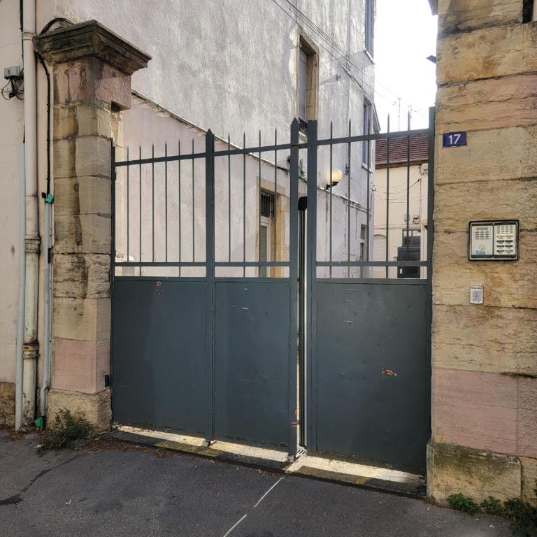 PatioNé dans Centre de Dijon - Appartement 1 Chambre - 2