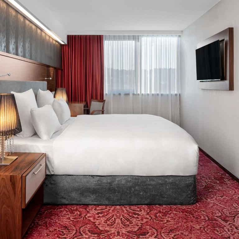 Movenpick hotel Sarajevo - Deluxe King Suite with Sofa - 6