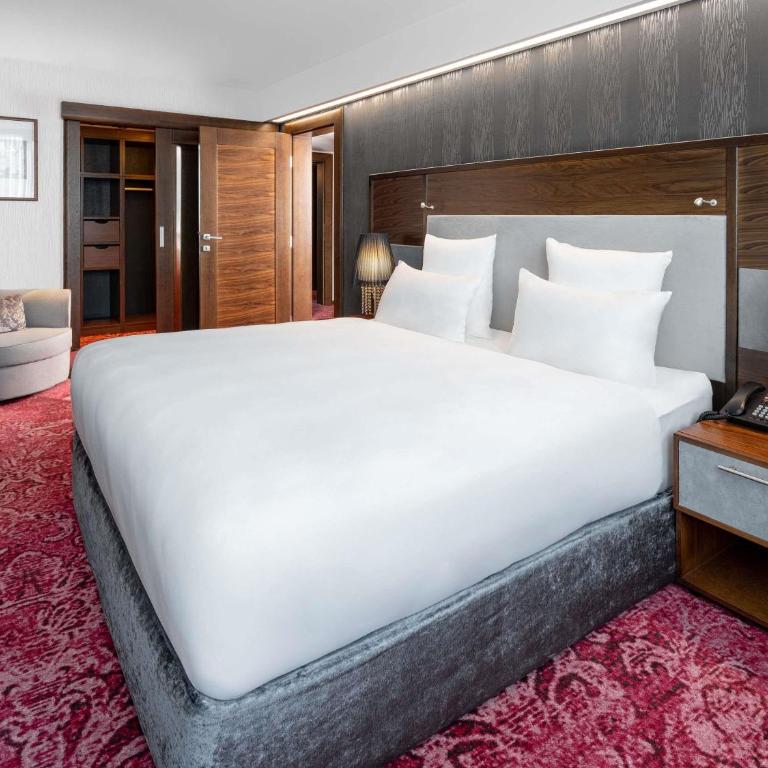 Movenpick hotel Sarajevo - Deluxe King Suite with Sofa - 7