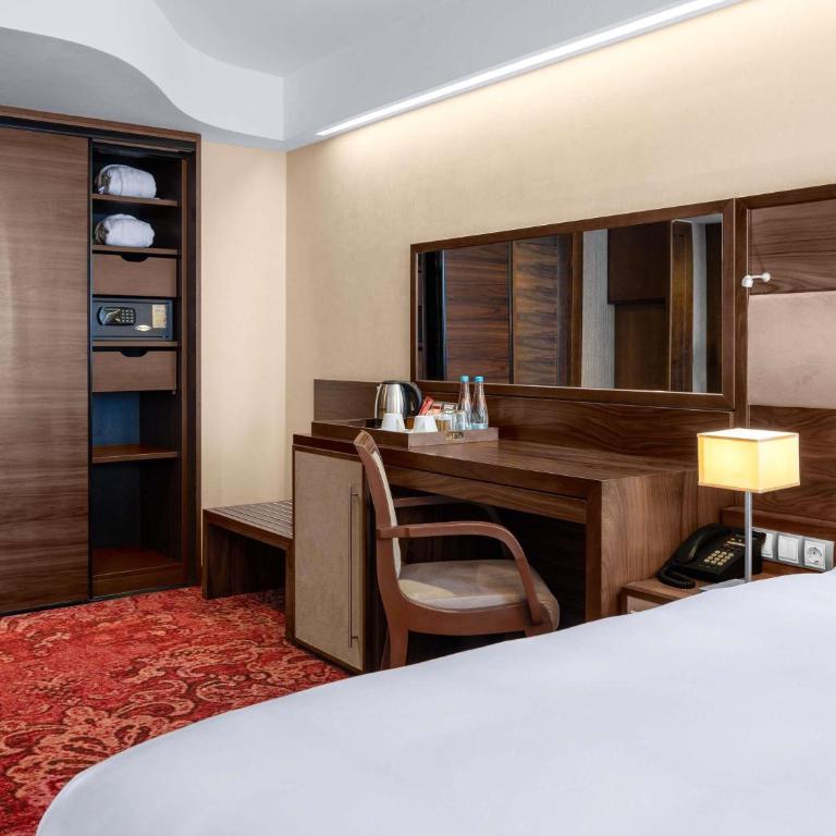 Movenpick hotel Sarajevo - Deluks Dvokrevetna Soba sa King-sajz Krevetom ili Zasebnim Krevetima - 2