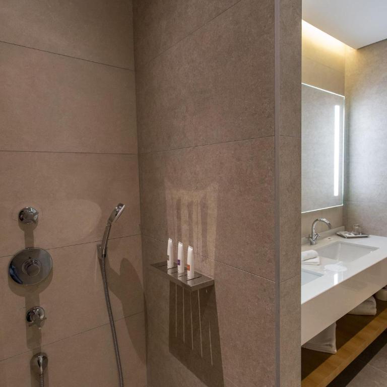 Swissotel Sarajevo - Deluks Soba sa Bračnim Krevetom (King-size) - 3