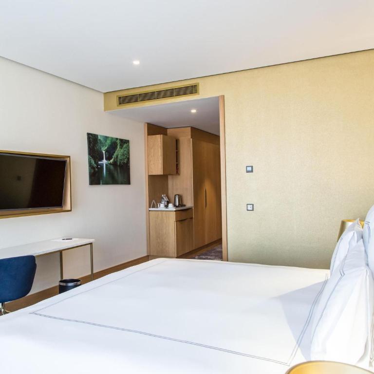 Swissotel Sarajevo - Klasična Soba sa Bračnim Krevetom (Queen-size) - 3