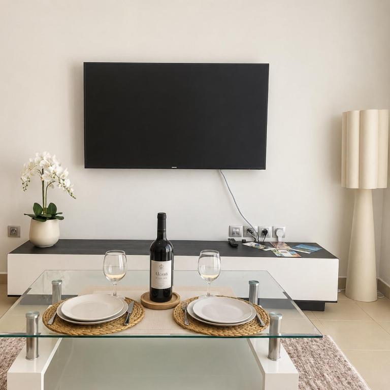 New 2-Room Apartment with Terrace & Air Conditioning - Appartement 1 Chambre - 4