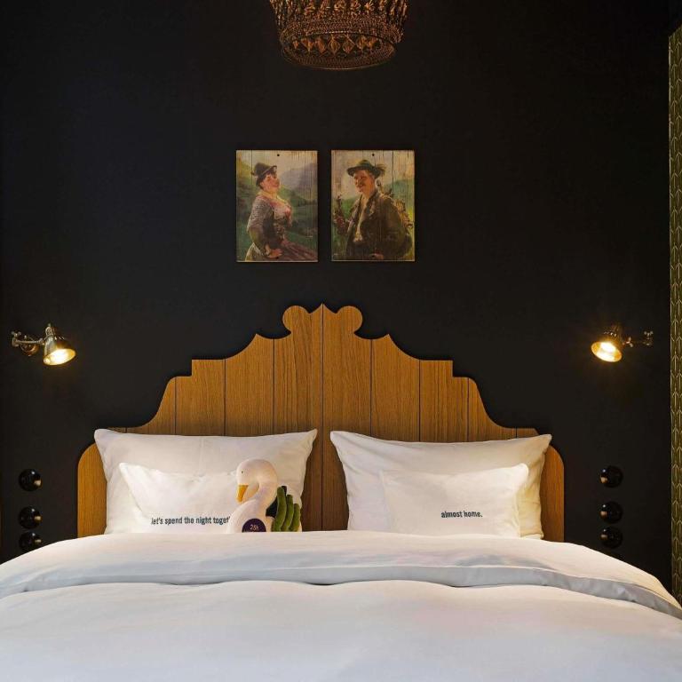 25hours Hotel The Royal Bavarian - Large Room - 1
