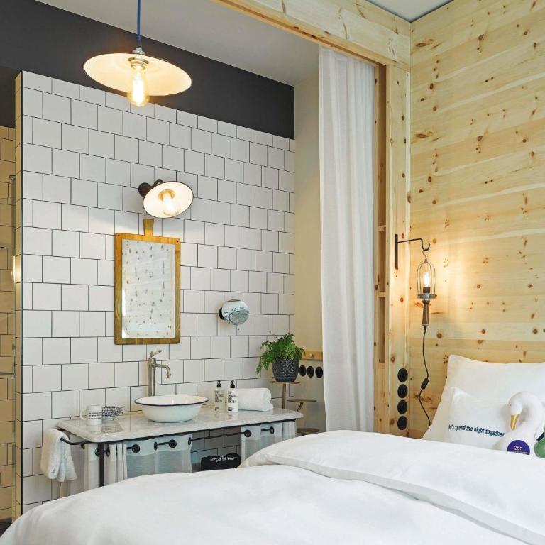 25hours Hotel The Royal Bavarian - Medium Room - 2
