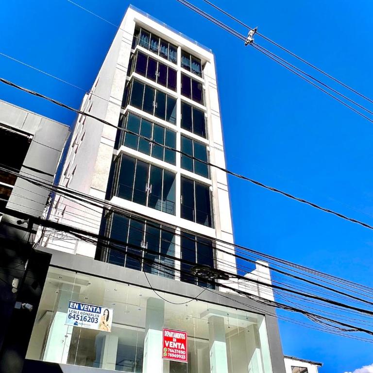 Departamento moderno con hermosa vista a Cochabamba - Three-Bedroom Apartment - 9