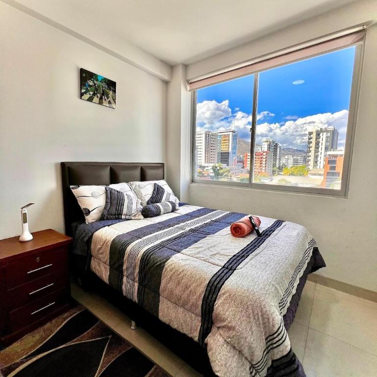 Departamento moderno con hermosa vista a Cochabamba - Three-Bedroom Apartment - 16