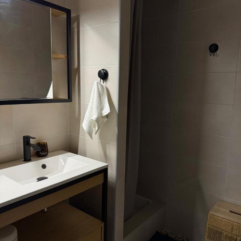 Appartement T3, centre,clim et parking - Appartement 2 Chambres - 2