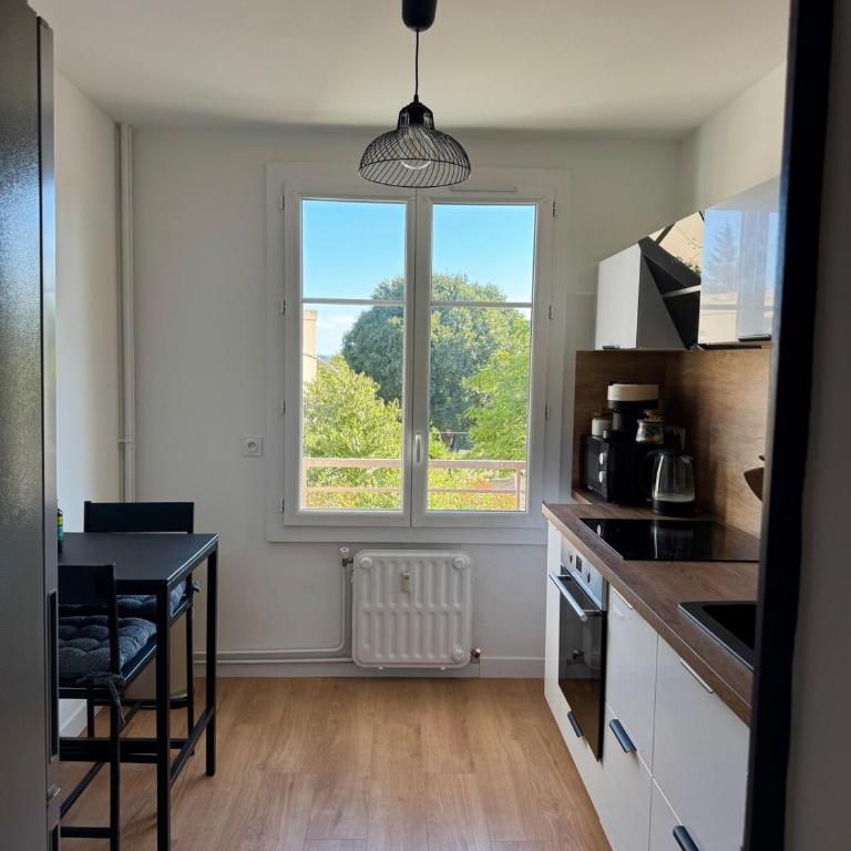 Appartement T3, centre,clim et parking - Appartement 2 Chambres - 13