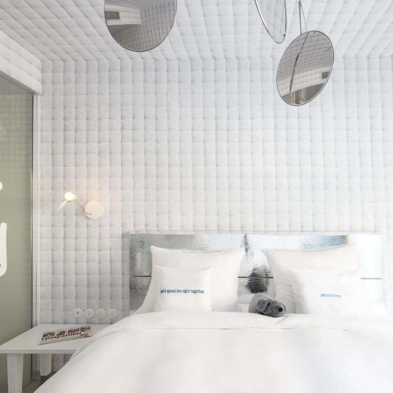 25hours Hotel Florence Piazza San Paolino - Appartamento Medium Bianco con Balcone - 2