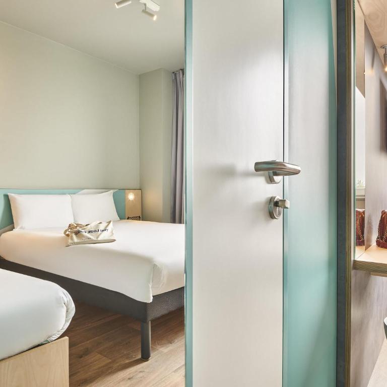 ibis budget Nancy Laxou - Chambre Triple avec 1 Lit Double et 1 Lit Simple - 1