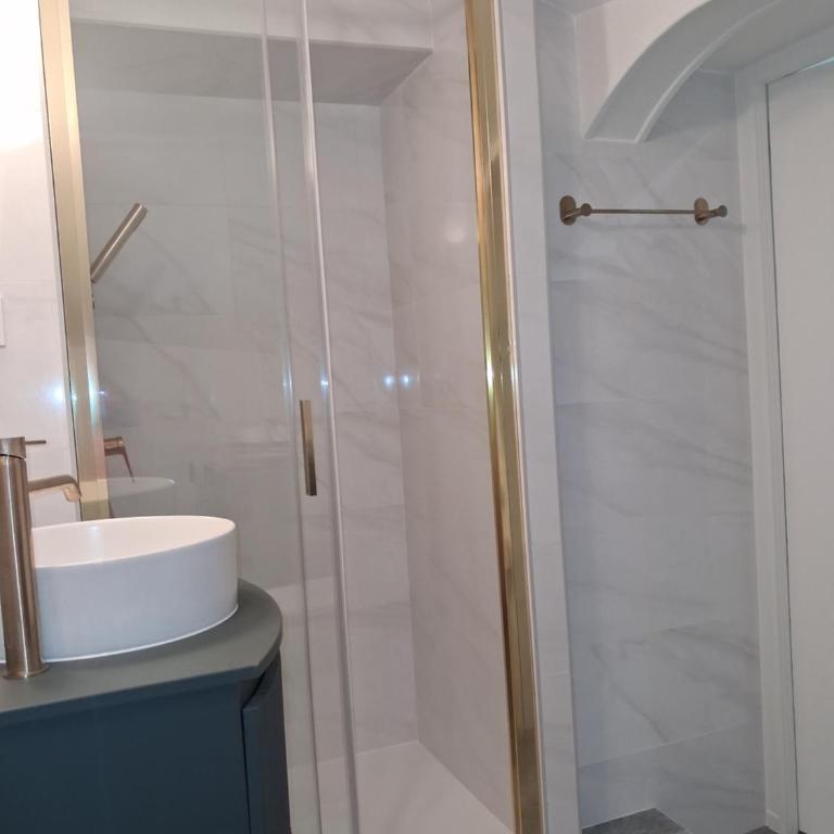 Studio rénové au cœur de Chambéry - One-Bedroom Apartment - 13