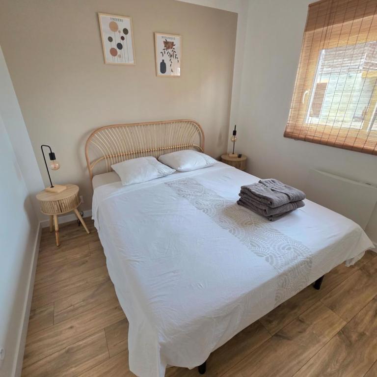 Nouveau ! L'escale de Vigon, Appartement neuf entre bourg et plage, climatisé, wifi, parking, linge et ménage en fin de séjour compris - Appartement 1 Chambre - 3