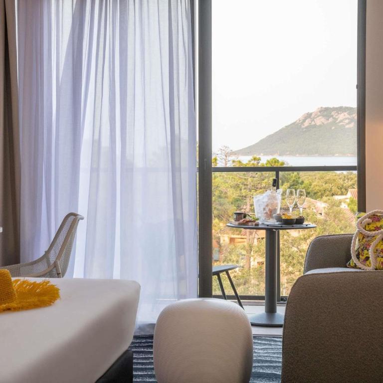 ibis Styles Porto Vecchio - Chambre Double avec Canapé-Lit et Terrasse - 6