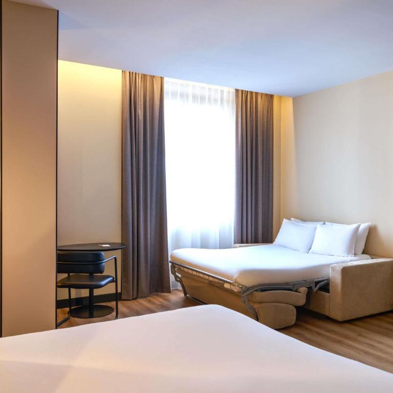 Novotel Rouen Centre Cathédrale - Chambre Familiale Supérieure - 1 Lit Double et 1 Canapé-Lit Double - Vue sur Seine ou sur Cour - 9