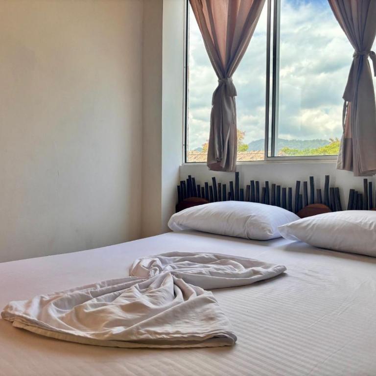 Donama River - Deluxe Double Room (2 Adults + 1 Child) - 1