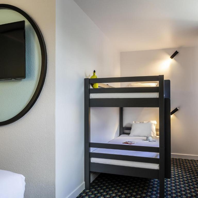 Ibis Styles Paris Saint Denis Pleyel - Chambre Familiale avec 2 Lits Simples et Lit Superposé - 1