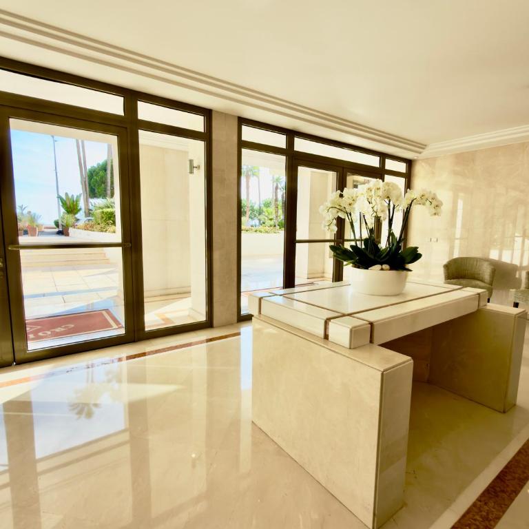 Prestige Croisette Sea View Suite with Private Terrace & Jacuzzi - Appartement 2 Chambres avec Terrasse et Vue sur la Mer - 23