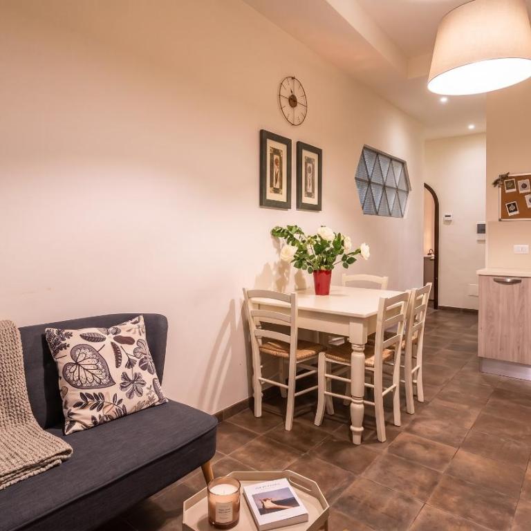 Central & Comfort apartments - Duomo views - Two-Bedroom Apartment with Terrace - 2