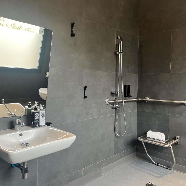 ibis Madrid Norte Las Tablas - Standard Twin Room - Mobility Accessible - 5