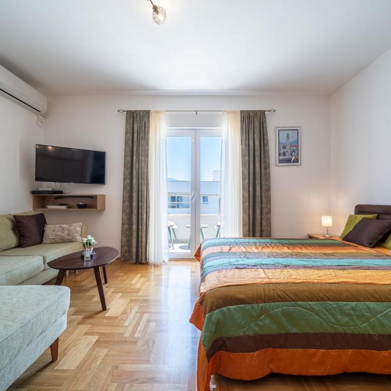Budva Center, 5 Min to Sea - Studio sa Balkonom - 3