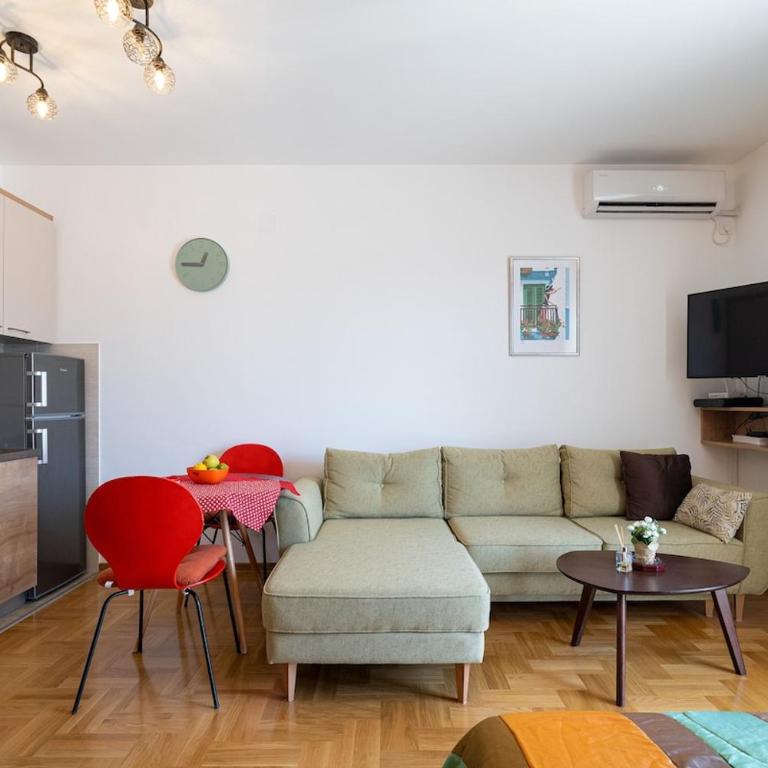 Budva Center, 5 Min to Sea - Studio sa Balkonom - 7