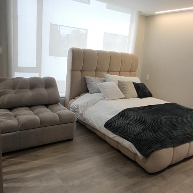 Estudio moderno con vista a la ciudad, terraza y gym A minutos del Metro La Carolina, Quito - One-Bedroom Apartment - 2