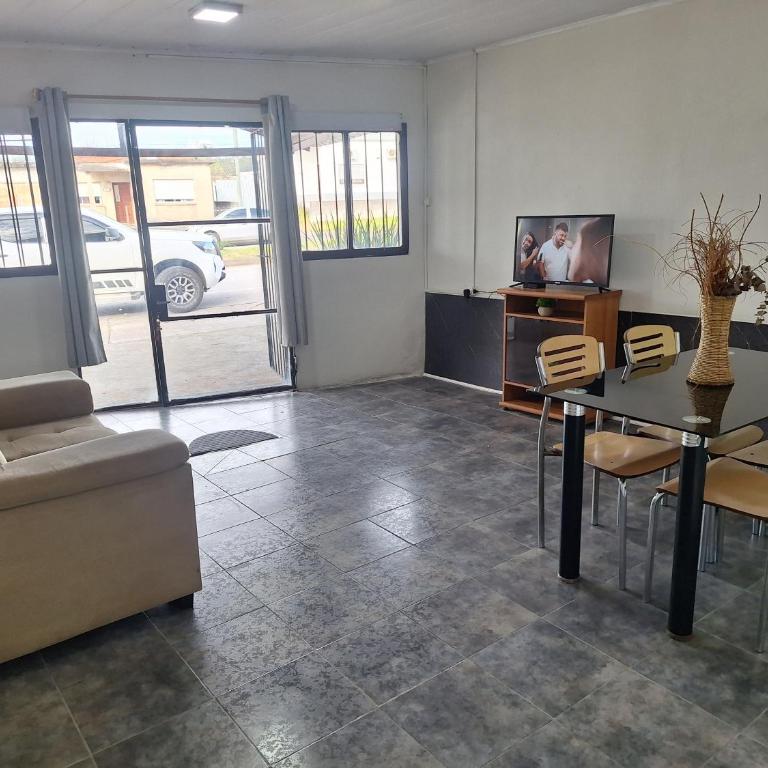 LUMINOSO DEPARTAMENTO en AVENIDA - Apartamento de 2 dormitorios - 2