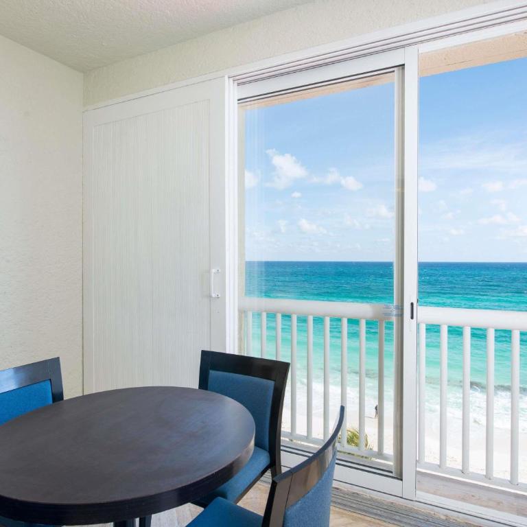 Club Regina Cancun - Two-Bedroom Deluxe King Suite with Jacuzzi, Terrace and Oceanfront View - 2