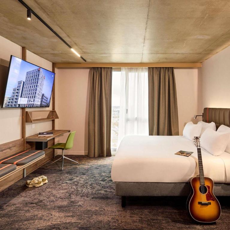 You Hotel Amiens - Handwritten Collection - Deluxe Double Room with One Bunk Bed - 1