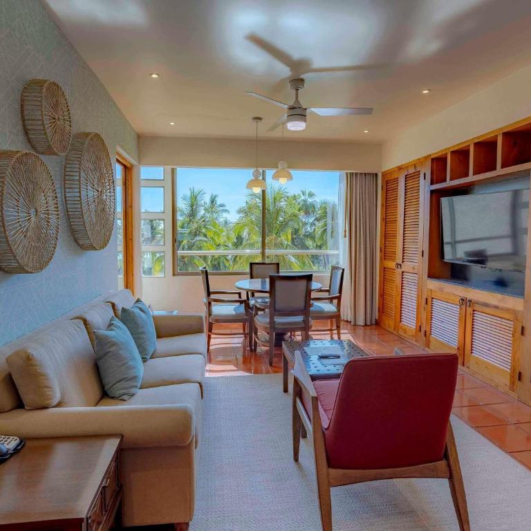 Club Regina Puerto Vallarta - One-Bedroom King Suite with Jacuzzi, Terrace and Partial Ocean View - 8