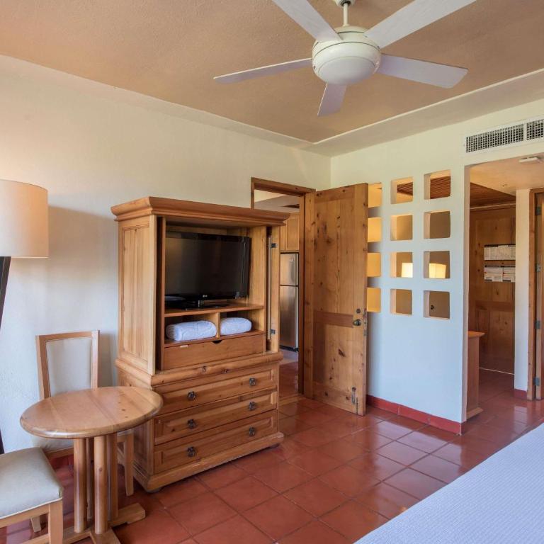 Club Regina Puerto Vallarta - Two-Bedroom Deluxe King Suite with Balcony, Jacuzzi and Lagoon View - 3