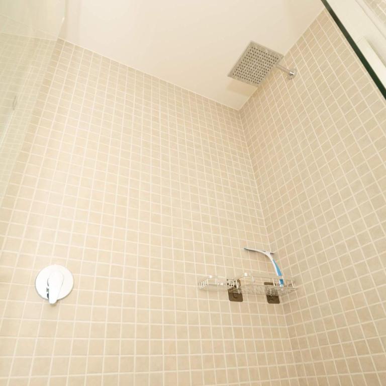 Torre Yu 2 Hab Moderno - Appartement - 56
