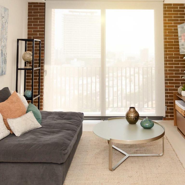 Torre Yu 2 Hab Moderno - Appartement - 79