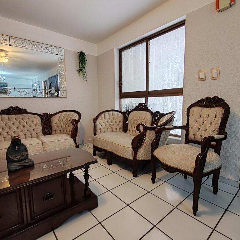 Isabella Residence Close to downtown Comfort - Four-Bedroom House - 2