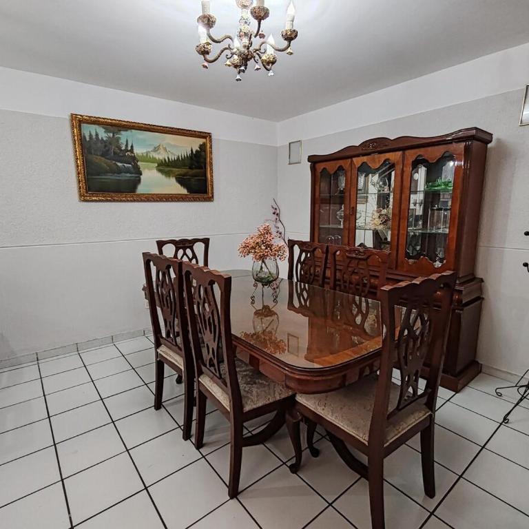 Isabella Residence Close to downtown Comfort - Four-Bedroom House - 8