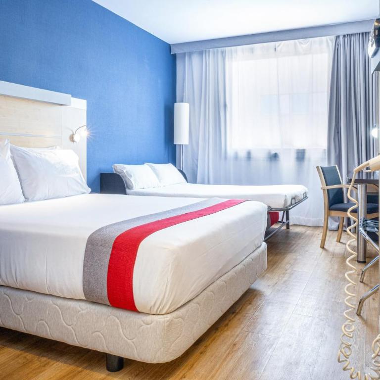 Holiday Inn Express Barcelona City 22@ by IHG - Habitación Doble Estándar con cama doble grande y sofá cama. - 19