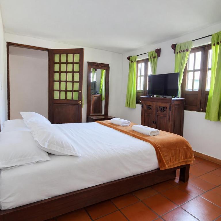 Hospedaje casa Chisakui- Acogedora Casa en Villa de Leyva - Standard Double Room with Shared Bathroom - 2