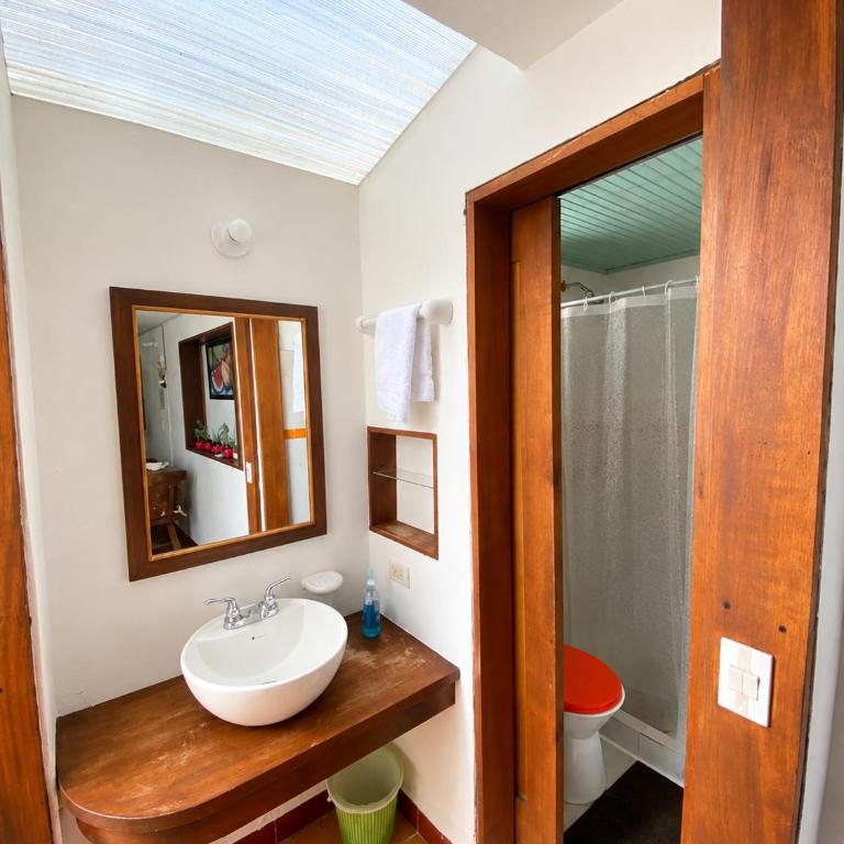 Hospedaje casa Chisakui- Acogedora Casa en Villa de Leyva - Standard Double Room with Shared Bathroom - 5