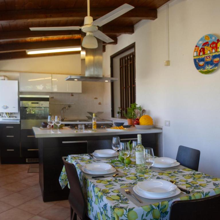 LOBEA BEACH HOUSE - enjoy a beach lifestyle! - Three-Bedroom House - 9