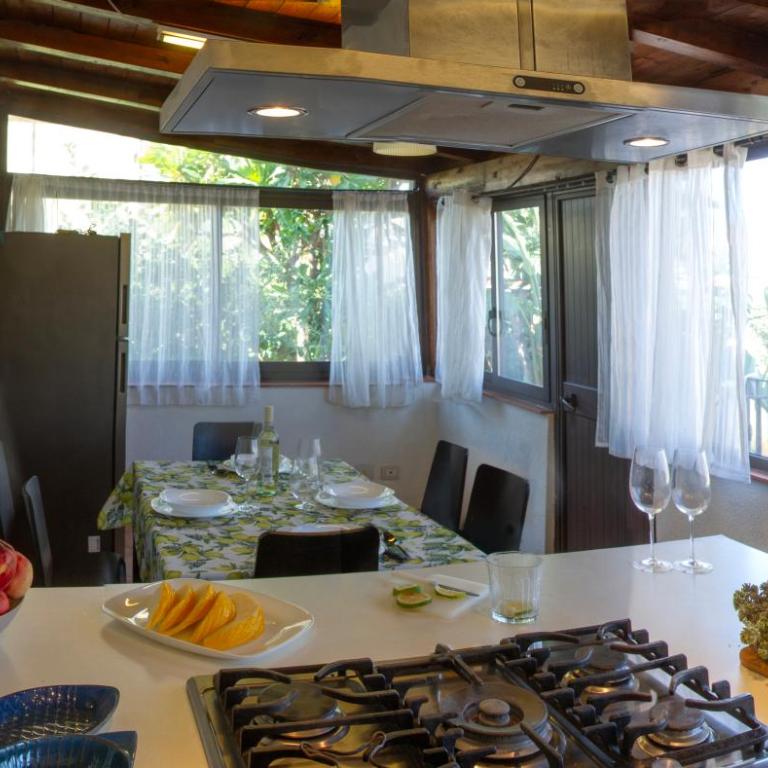 LOBEA BEACH HOUSE - enjoy a beach lifestyle! - Three-Bedroom House - 11