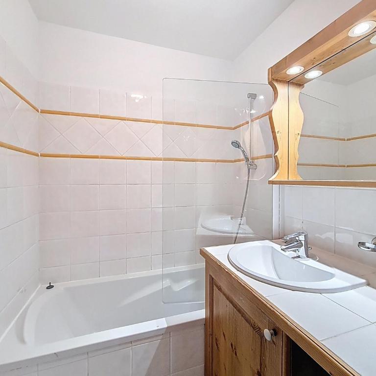 Spacieux 3P avec Balcon et Piscine proche des Pistes - FR-1-344-1253 - Appartement - 14