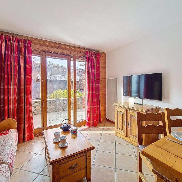Appartement spacieux 3 pièces proche des pistes avec terrasse, piscine et parking - FR-1-344-1249 - Appartement - 2