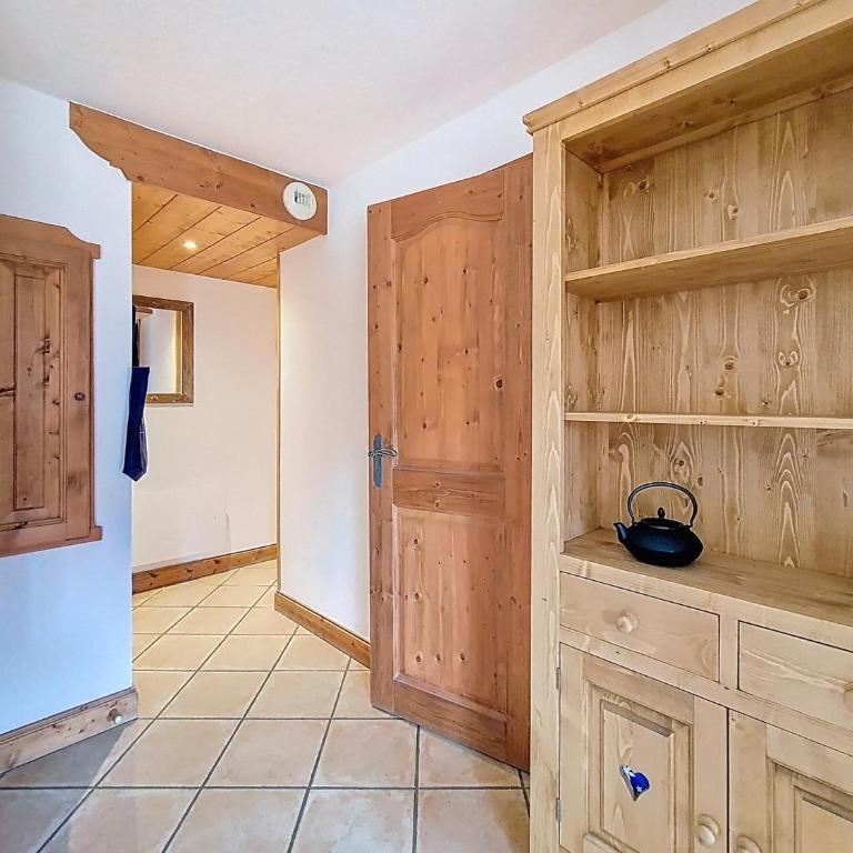 Appartement spacieux 3 pièces proche des pistes avec terrasse, piscine et parking - FR-1-344-1249 - Appartement - 10