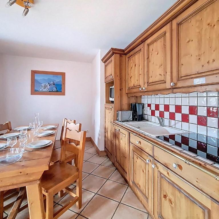 Appartement spacieux aux Menuires, balcon, au pied des pistes, parking inclus - FR-1-344-1248 - Appartement - 4
