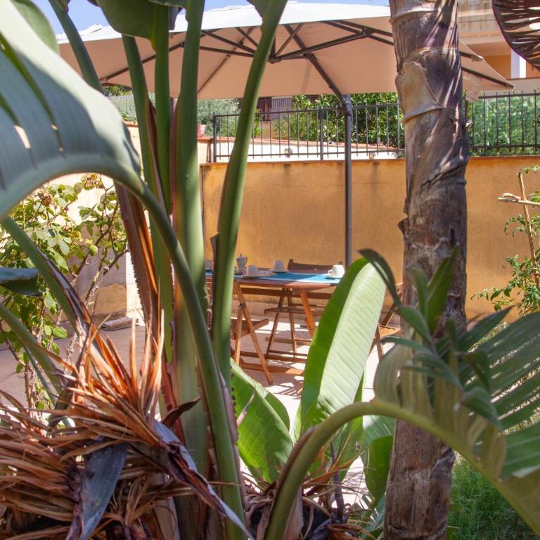 LOBEA BEACH HOUSE - enjoy a beach lifestyle! - Three-Bedroom House - 12