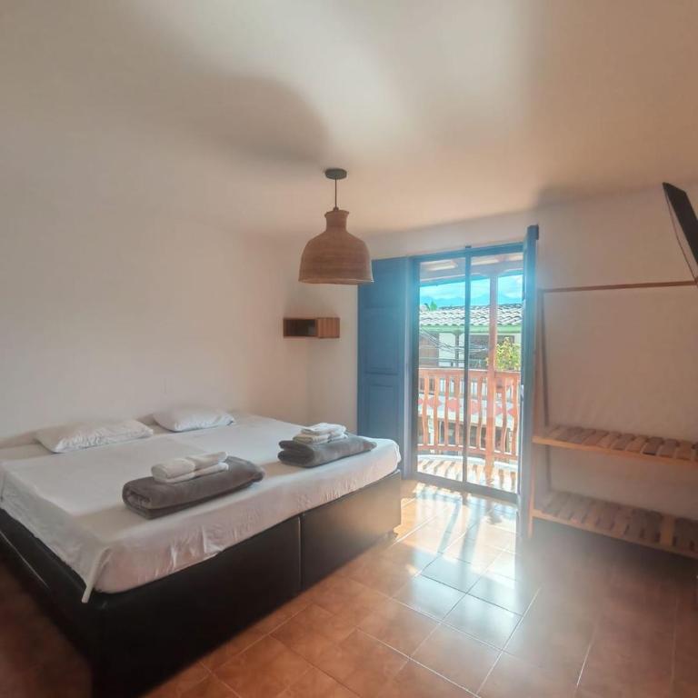 Charming Guest Room Retreat in Jardn, Colombia - Habitación Familiar - 3