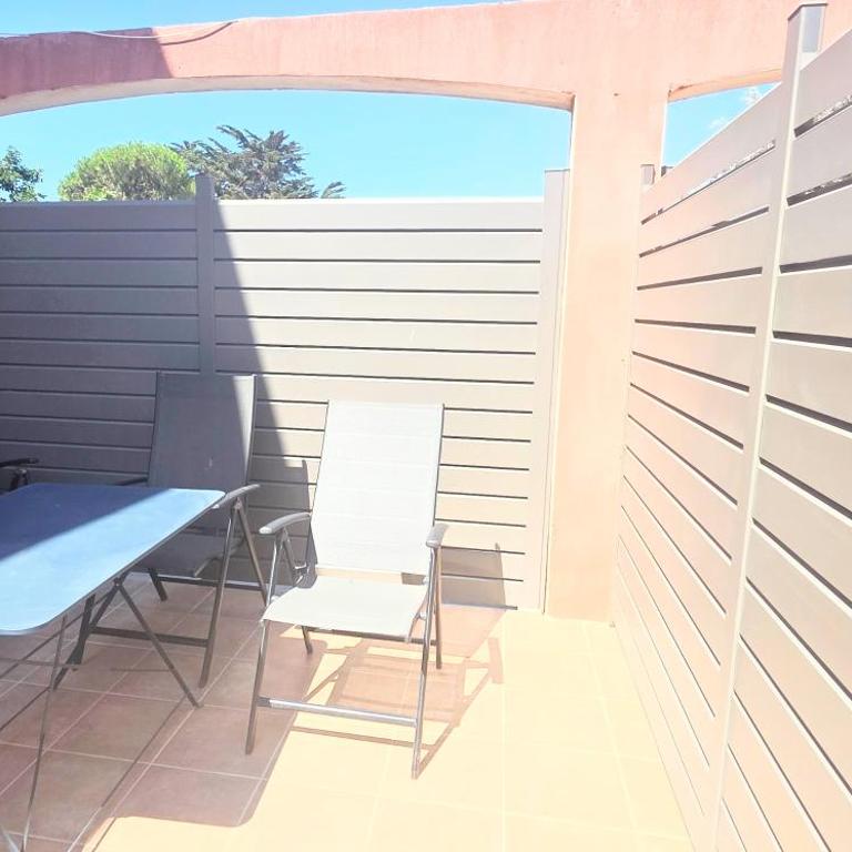LE BARCARES - logement "Ecume" 3 étoiles, clim, wifi, parking, terrasse, plage et village de Noël à pied - 4 personnes - Apartamento de 2 dormitorios - 32